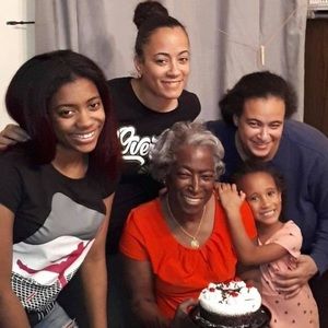 Meet your Posher, Samara